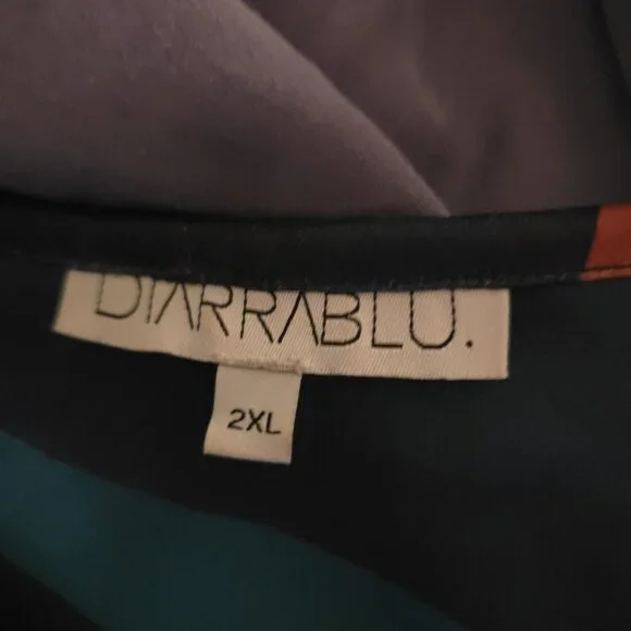 💙DIARRABLU Wrap Top with Flutter Sleeves – Size XXL - Picture 6 of 6